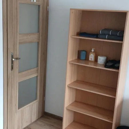 Jakość-niska Cena-cisza I Spokój-prywatny Na Klucz-5 Km Do Plaży-piwnica Na Rower-centrum Habitación en casa particular *