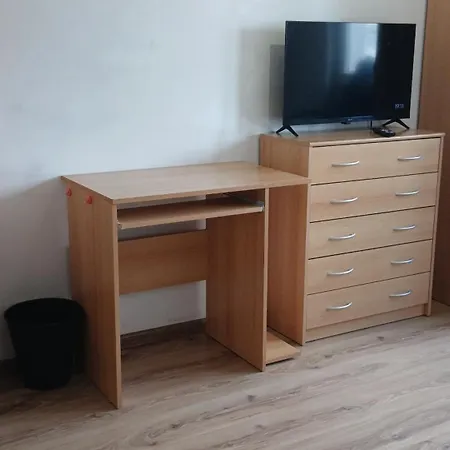Habitación en casa particular Jakość-niska Cena-cisza I Spokój-prywatny Na Klucz-5 Km Do Plaży-piwnica Na Rower-centrum