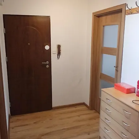 Jakość-niska Cena-cisza I Spokój-prywatny Na Klucz-5 Km Do Plaży-piwnica Na Rower-centrum Habitación en casa particular